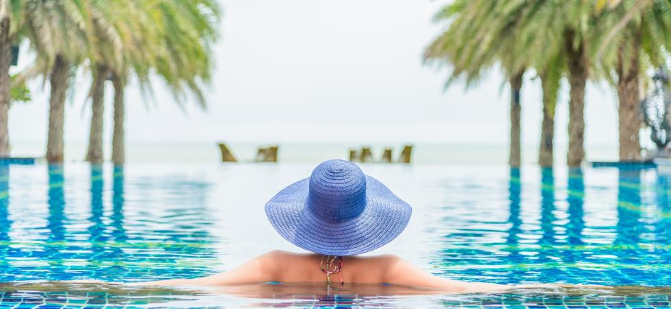 Κολυμβητική δεξαμενή σε τουριστικό κατάλυμα